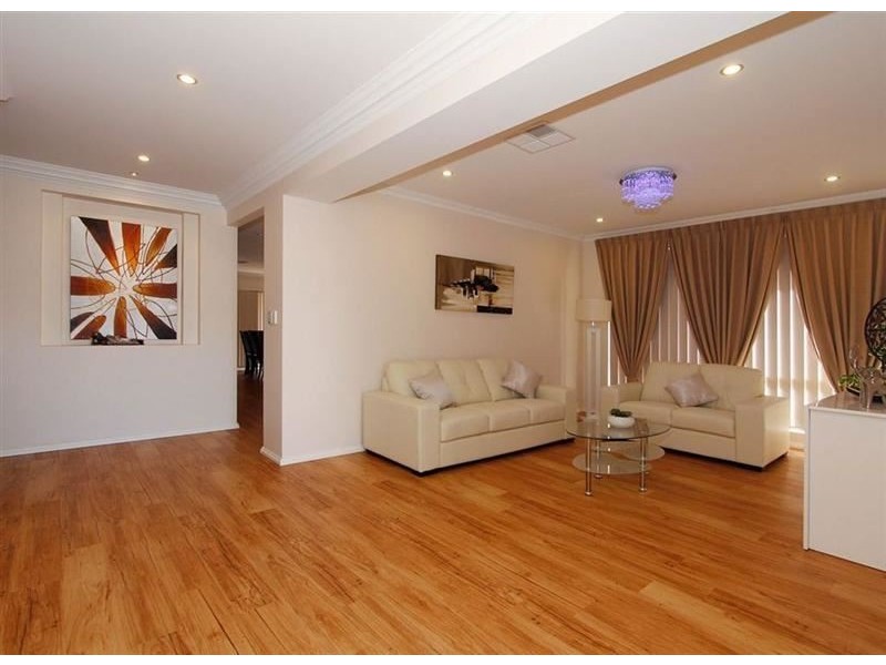 5 Araluen Bend, Aubin Grove WA 6164