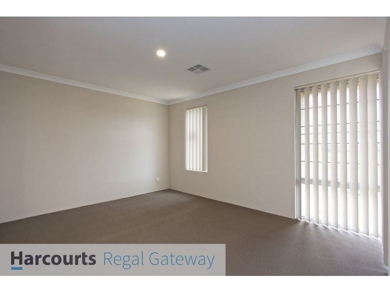 18 Mariala Way, Wandi WA 6167