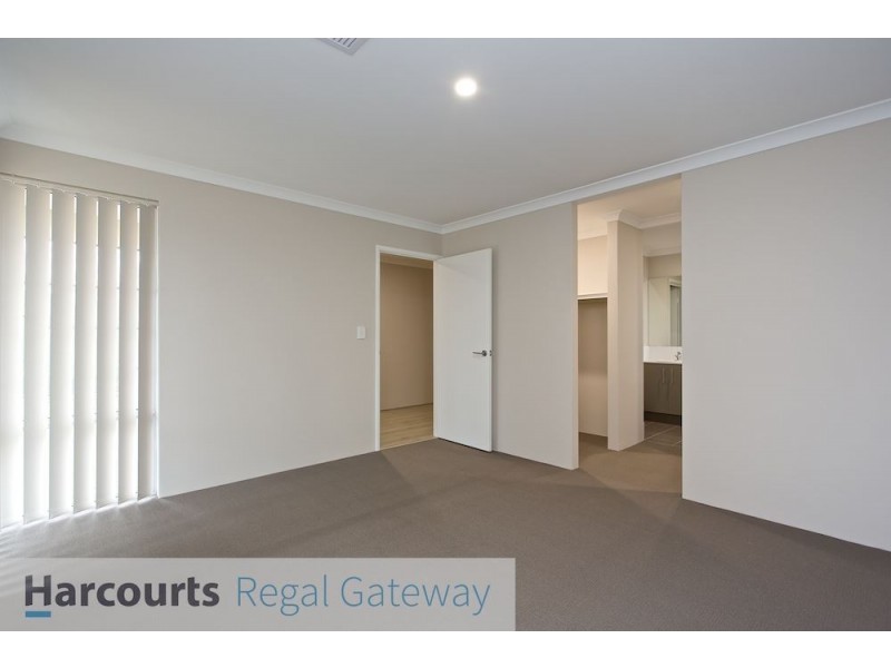 18 Mariala Way, Wandi WA 6167