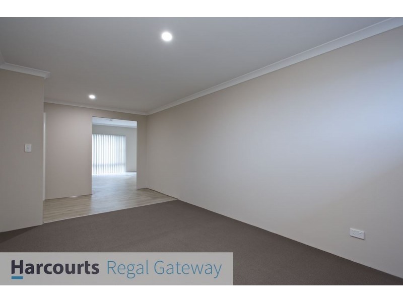 18 Mariala Way, Wandi WA 6167