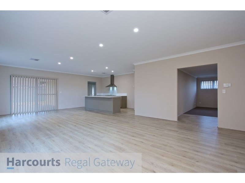 18 Mariala Way, Wandi WA 6167