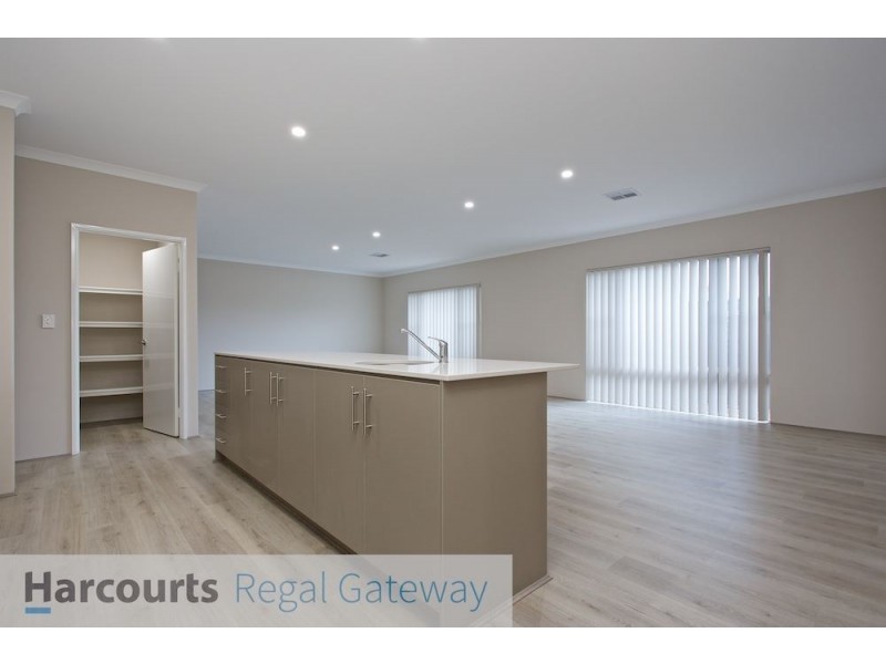 18 Mariala Way, Wandi WA 6167