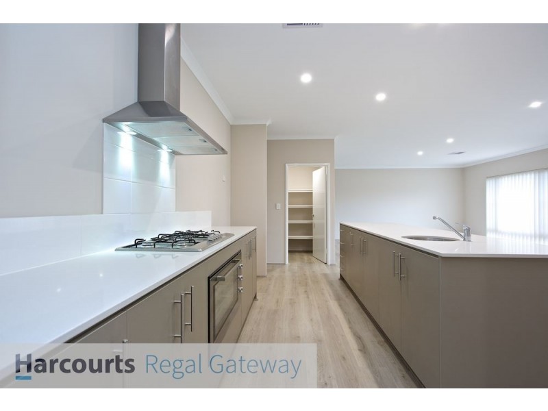 18 Mariala Way, Wandi WA 6167