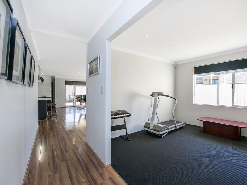 68 Camden Bvd, Aubin Grove WA 6164