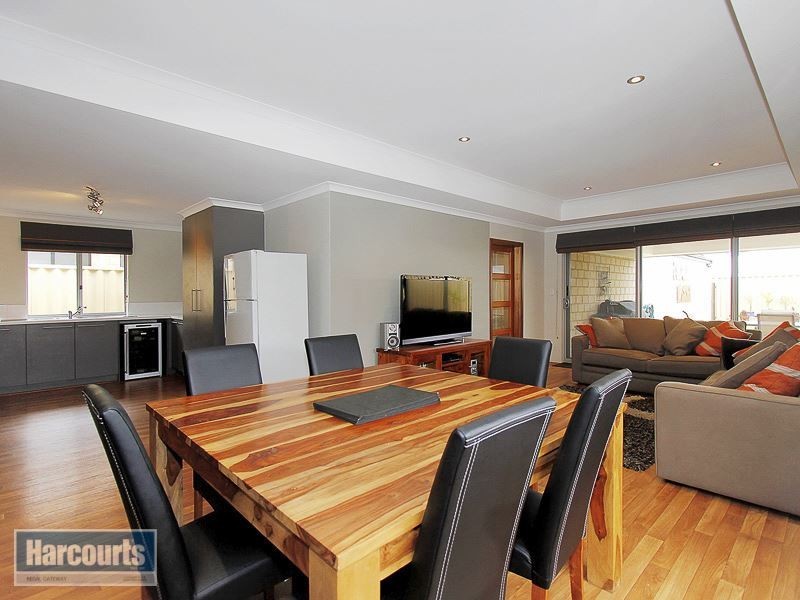 21 Aromatic Crescent, Atwell WA 6164