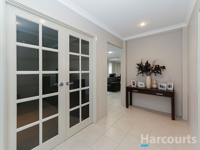 10 Leeuwin Chase, Bertram WA 6167