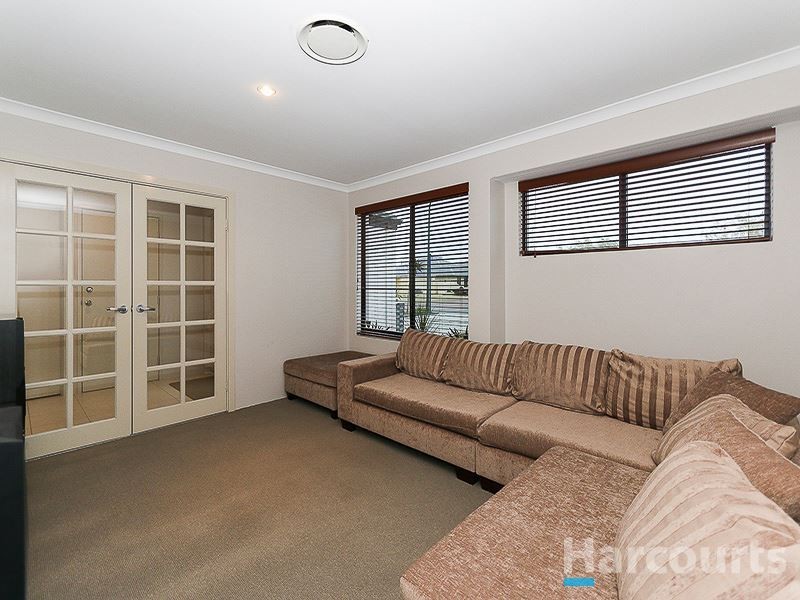 10 Leeuwin Chase, Bertram WA 6167