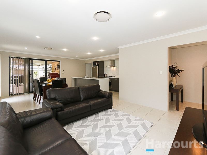 10 Leeuwin Chase, Bertram WA 6167