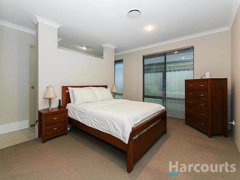 10 Leeuwin Chase, Bertram WA 6167