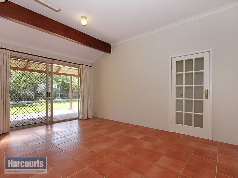 11 Centaury Close, Beeliar WA 6164