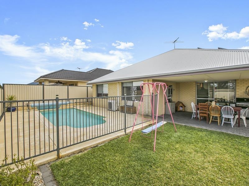 13 Belmore Bend, Aubin Grove WA 6164