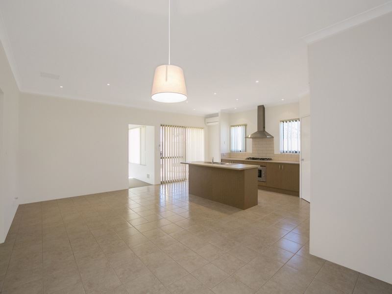 4 Foothill Close, Aubin Grove WA 6164