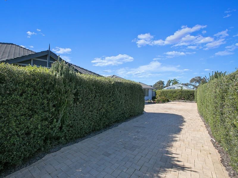 4 Foothill Close, Aubin Grove WA 6164