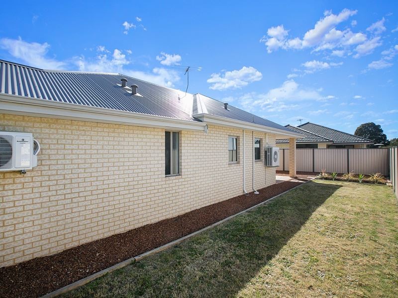 4 Foothill Close, Aubin Grove WA 6164