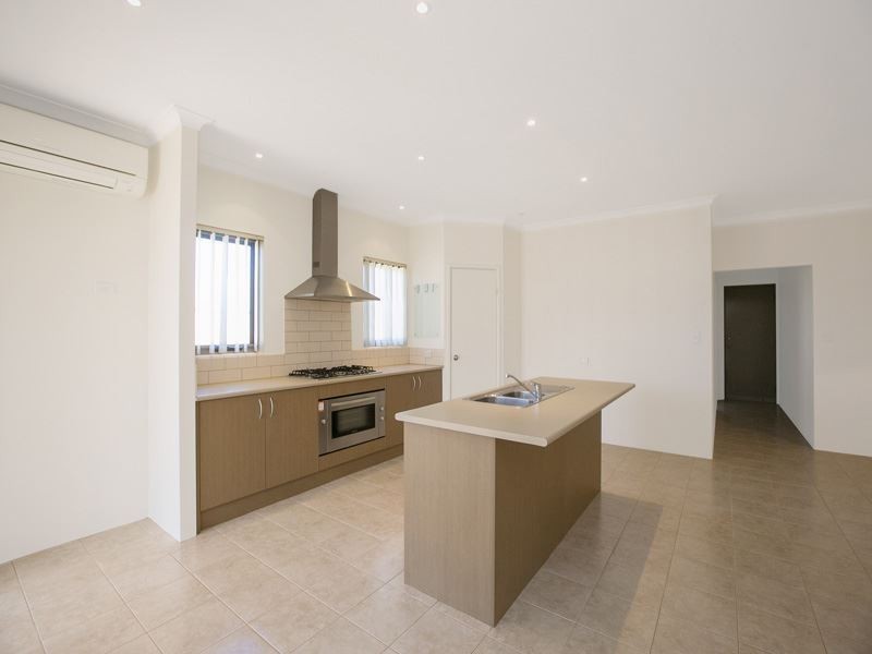 4 Foothill Close, Aubin Grove WA 6164