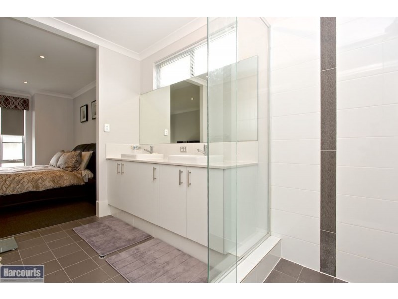 11 Leopold Road, Harrisdale WA 6112