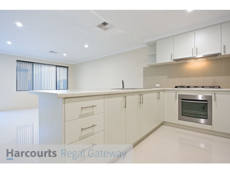 8 Towarri Way, Wandi WA 6167