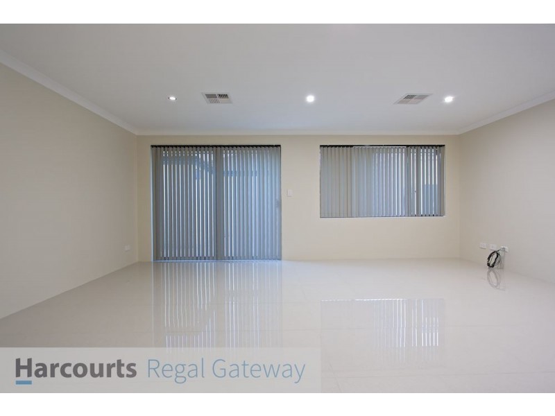 8 Towarri Way, Wandi WA 6167