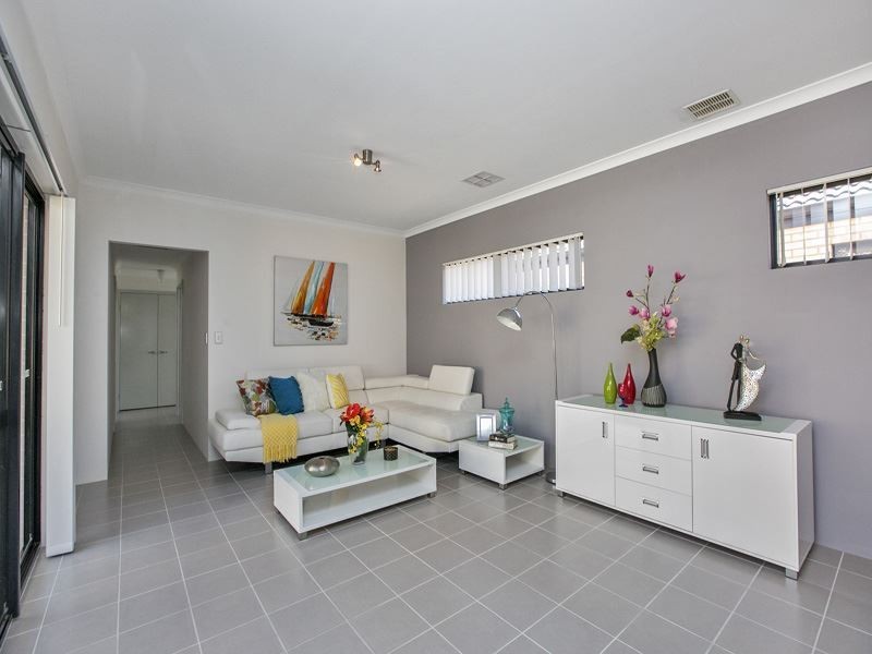 3 Timms Lane, Hammond Park WA 6164