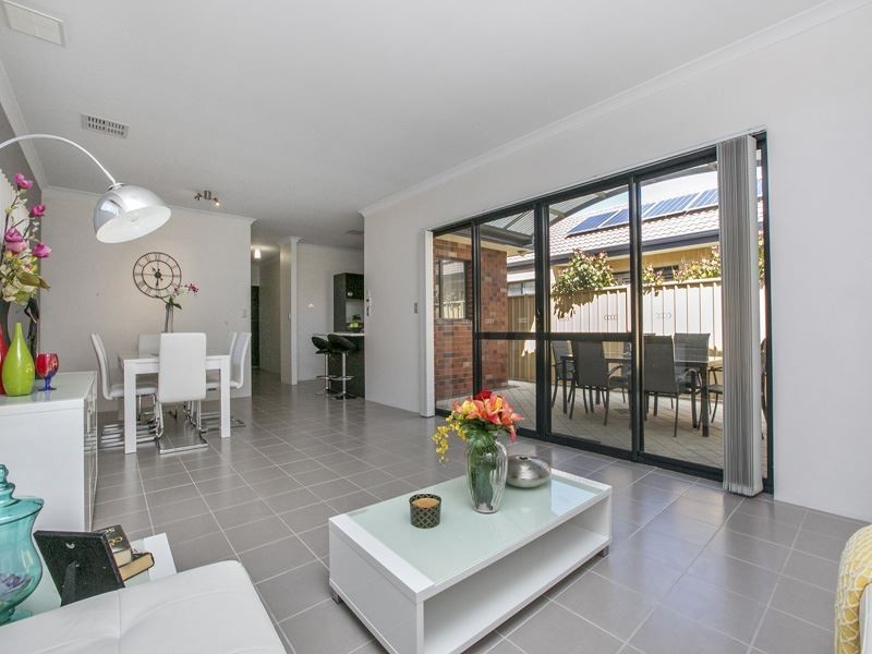 3 Timms Lane, Hammond Park WA 6164