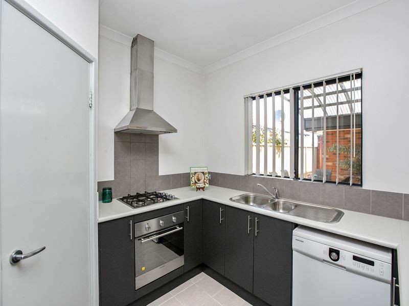 3 Timms Lane, Hammond Park WA 6164