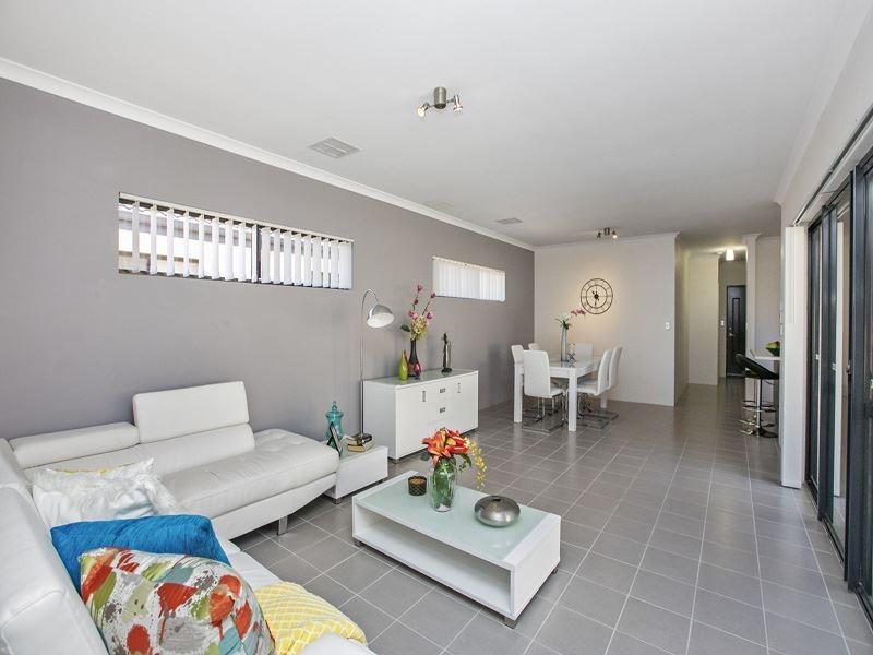 3 Timms Lane, Hammond Park WA 6164