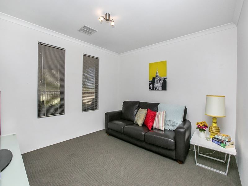 3 Timms Lane, Hammond Park WA 6164