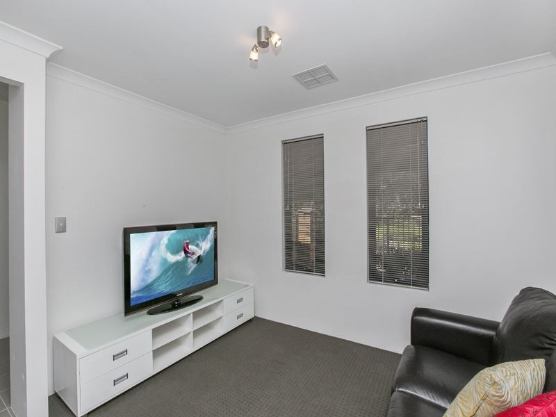 3 Timms Lane, Hammond Park WA 6164