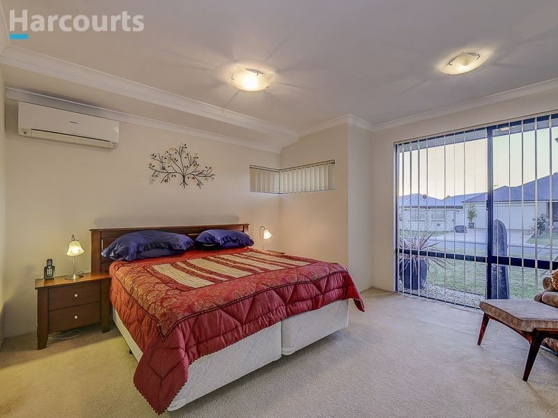 8 Satyr Way, Success WA 6164