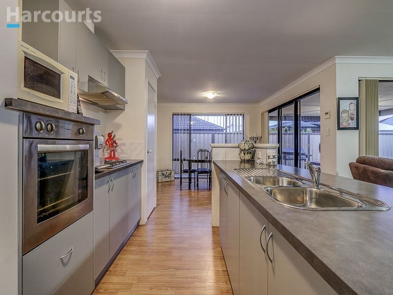 8 Satyr Way, Success WA 6164