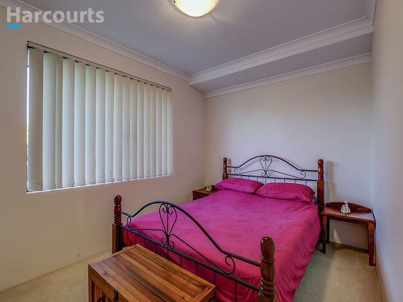 8 Satyr Way, Success WA 6164