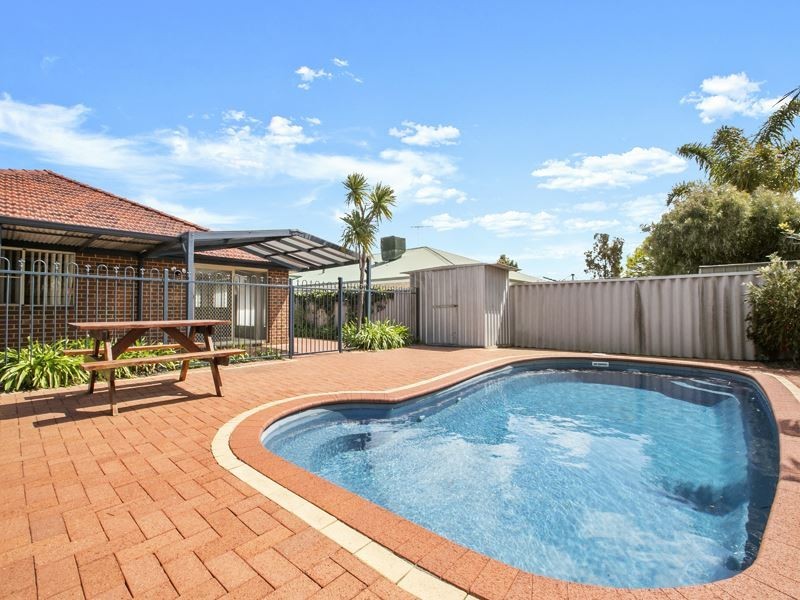 28 Lombe Gardens, Atwell WA 6164