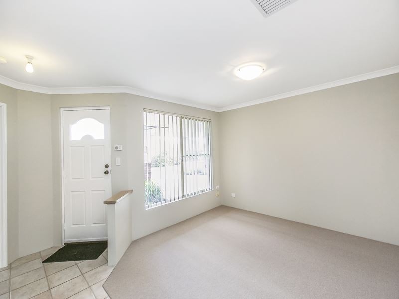 28 Lombe Gardens, Atwell WA 6164