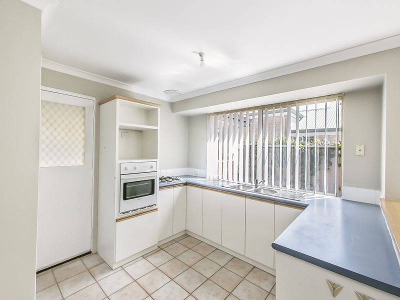 28 Lombe Gardens, Atwell WA 6164