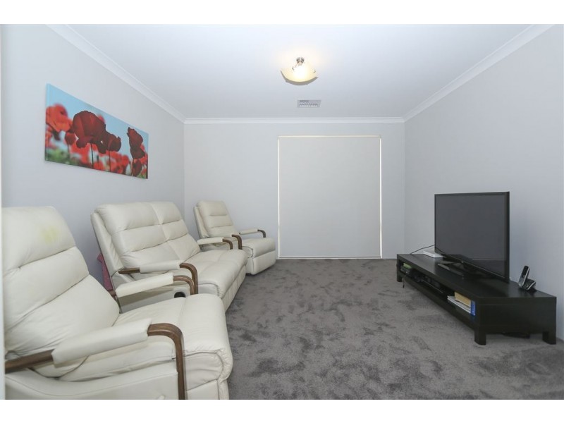 70 Macquarie Boulevard, Hammond Park WA 6164