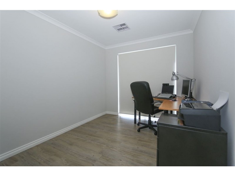 70 Macquarie Boulevard, Hammond Park WA 6164