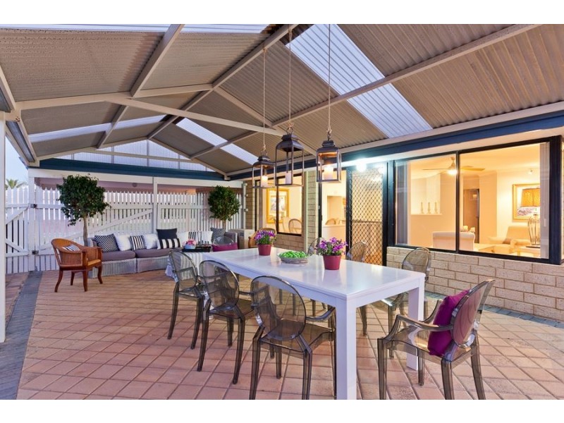 17 Woolmore Cross, Atwell WA 6164