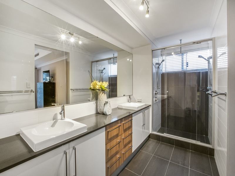 31 Belmore Bend, Aubin Grove WA 6164