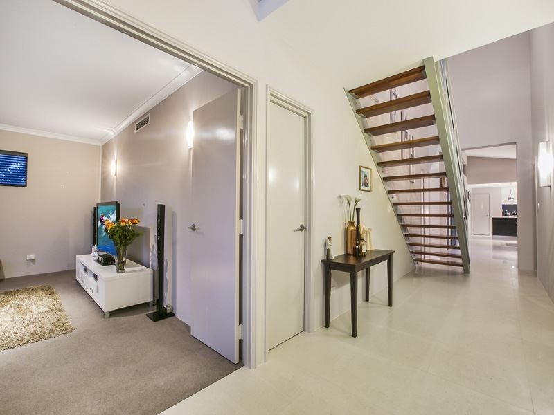 31 Belmore Bend, Aubin Grove WA 6164