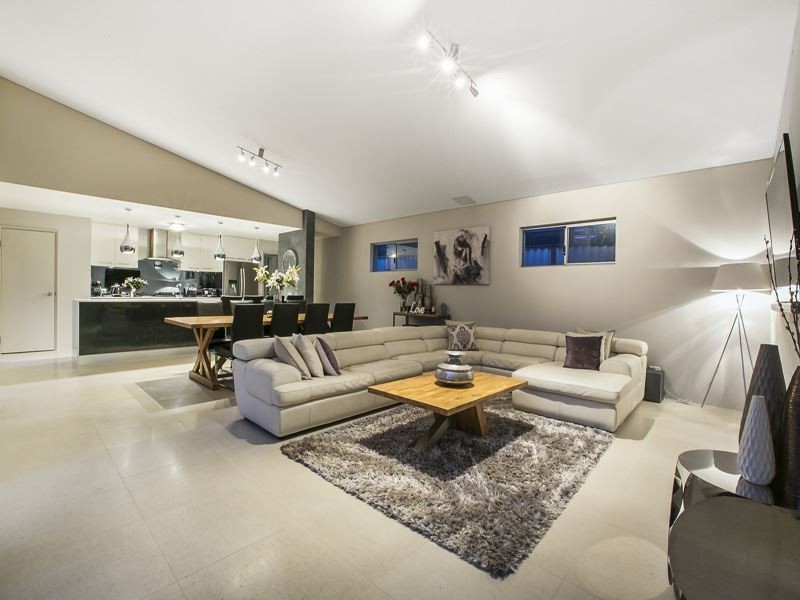 31 Belmore Bend, Aubin Grove WA 6164