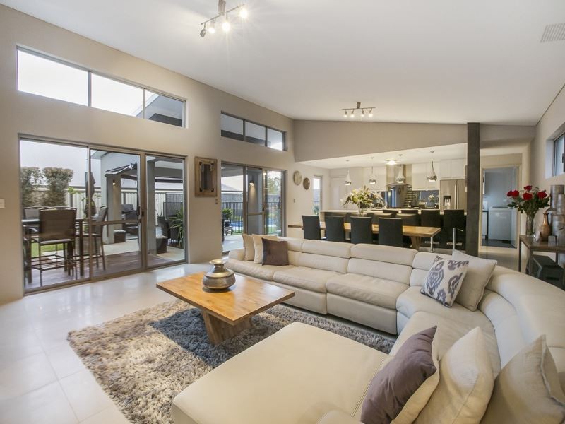 31 Belmore Bend, Aubin Grove WA 6164