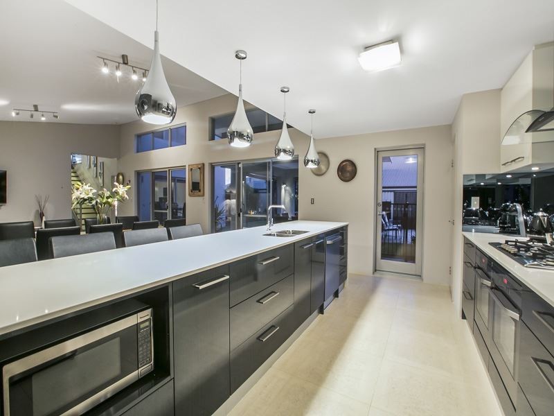 31 Belmore Bend, Aubin Grove WA 6164