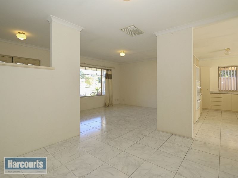 15 Carlhausen Close, Atwell WA 6164