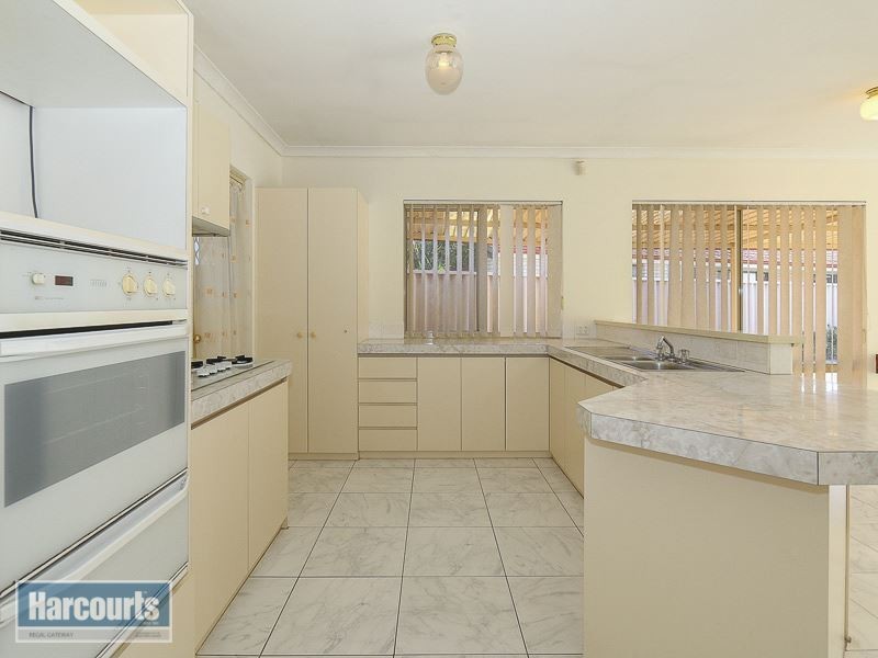 15 Carlhausen Close, Atwell WA 6164