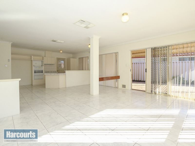 15 Carlhausen Close, Atwell WA 6164