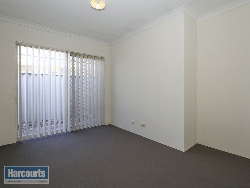 15 Carlhausen Close, Atwell WA 6164