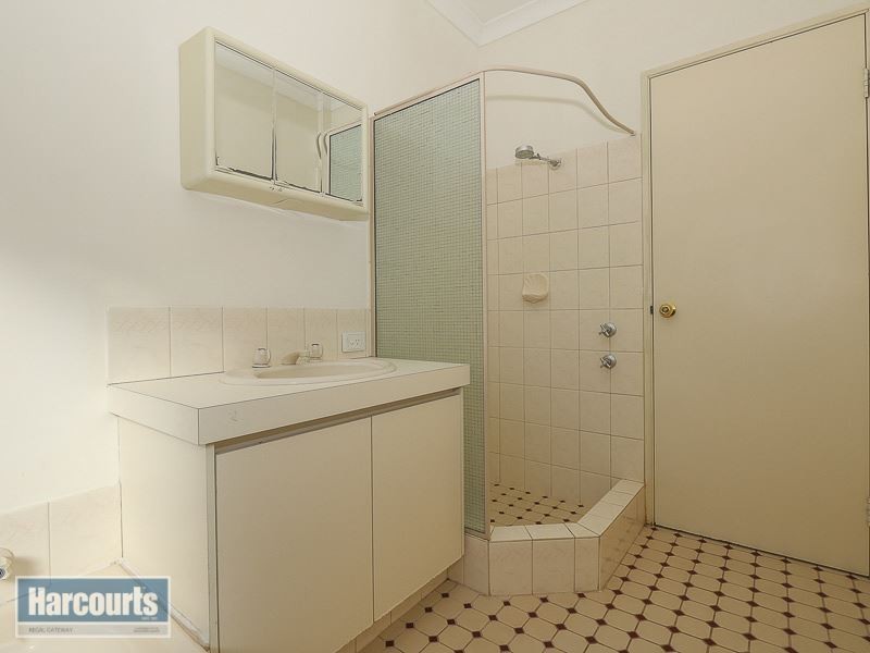 15 Carlhausen Close, Atwell WA 6164