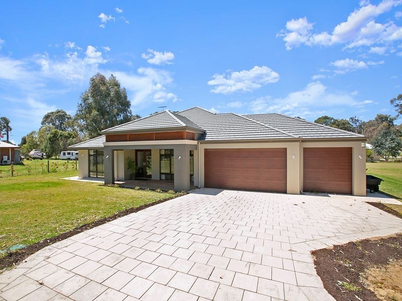 11 Figtree Lane, Golden Bay WA 6174