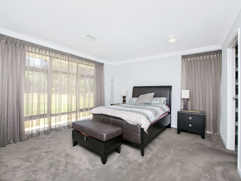 11 Figtree Lane, Golden Bay WA 6174