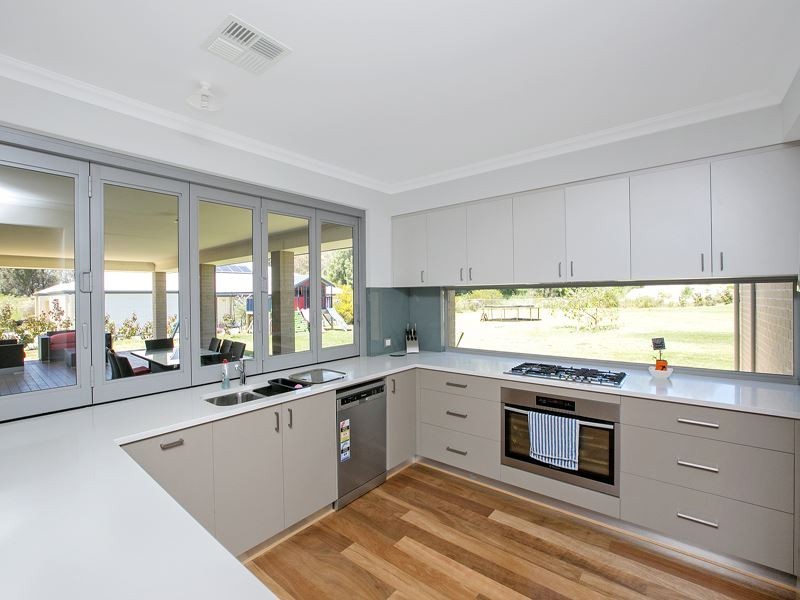 11 Figtree Lane, Golden Bay WA 6174